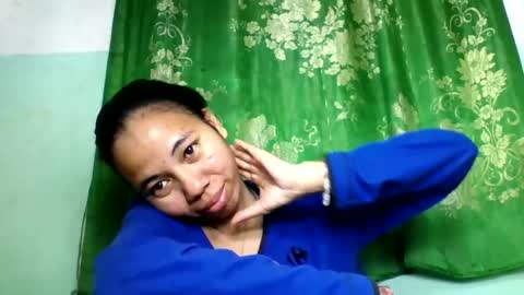 Snapshot of mirah881 chatting on June 2026 06:05:01 AM mirah881 online show from June 2026 06:05:01 AM