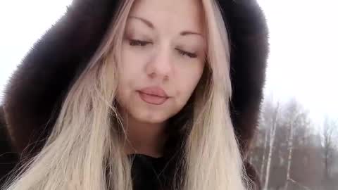 Snapshot of mirahardmanxx chatting on January 2025 11:38:02 AM Happy New Year  online show from January 2025 11:38:02 AM