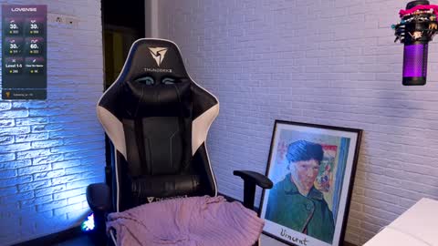 Snapshot of mirai_meow chatting on December 2024 03:44:01 PM Kattie Kate Katana Katarina Ri Cat baby bb - your choise xo xo online show from December 2024 03:44:01 PM