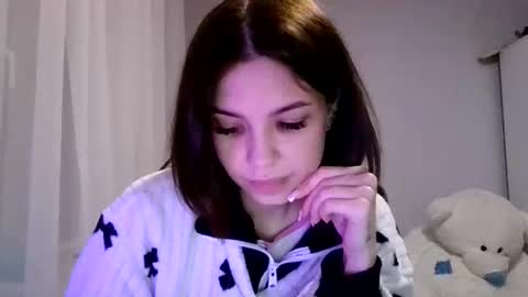 MiraLaPics online show from April 2026 11:00:01 PM