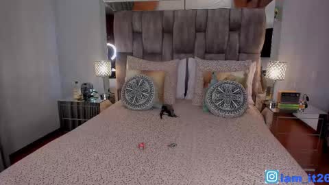 Snapshot of mirandacollins_ chatting on November 2025 01:19:02 AM Miranda online show from November 2025 01:19:02 AM