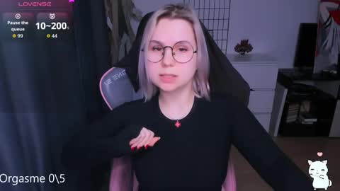 Kira online show from April 2026 08:46:01 PM