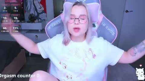 Snapshot of miray_kuriyama chatting on July 2026 05:28:02 PM Kira online show from July 2026 05:28:02 PM