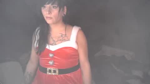 Snapshot of misafukuda chatting on December 2024 12:44:01 AM Lulu Valentine online show from December 2024 12:44:01 AM