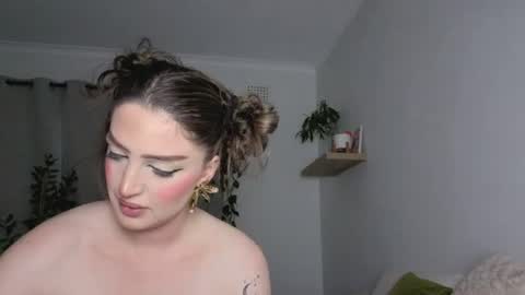Snapshot of mishymoon chatting on June 2026 08:46:01 PM Elora online show from June 2026 08:46:01 PM