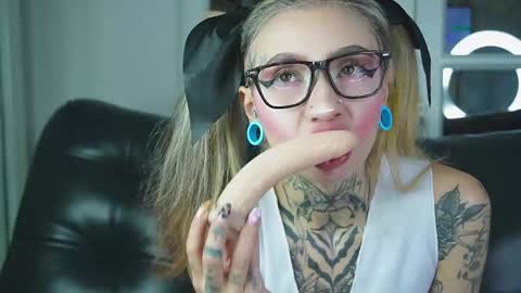 miss___angel online show from March 2026 11:15:02 AM