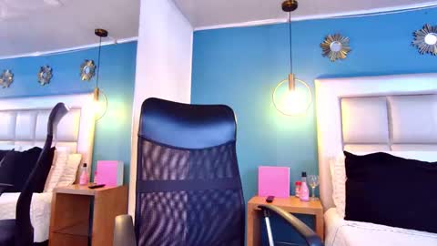 miss__ary_ online show from September 2025 12:18:02 PM