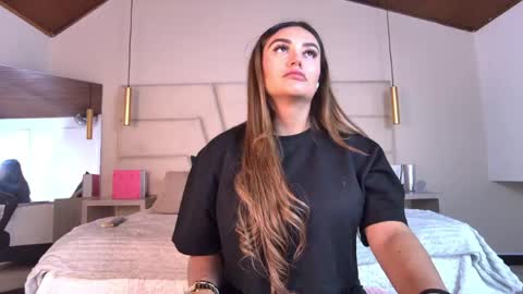 miss__ary_ online show from April 2026 12:08:02 PM