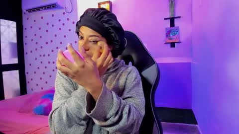 Snapshot of miss_akemi chatting on September 2025 01:02:01 PM Akemi 3 online show from September 2025 01:02:01 PM