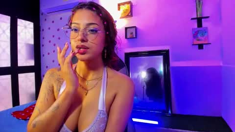 Snapshot of miss_akemi chatting on October 2025 02:04:01 PM Akemi 3 online show from October 2025 02:04:01 PM