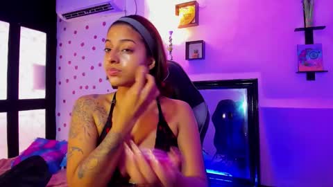 Snapshot of miss_akemi chatting on October 2025 02:07:02 PM Akemi 3 online show from October 2025 02:07:02 PM