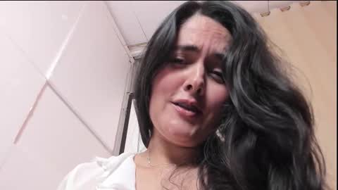    online show from October 2025 01:15:02 PM