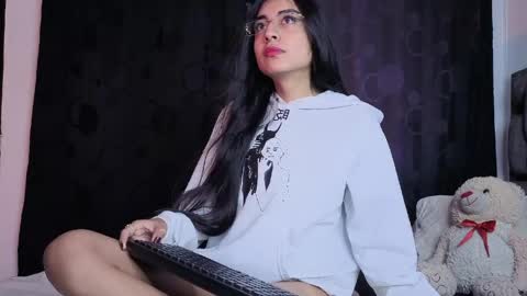 Snapshot of miss_angel0 chatting on May 2026 10:44:01 AM miss_angel0 online show from May 2026 10:44:01 AM
