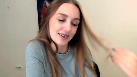 Angelina online show from October 2025 06:05:01 AM