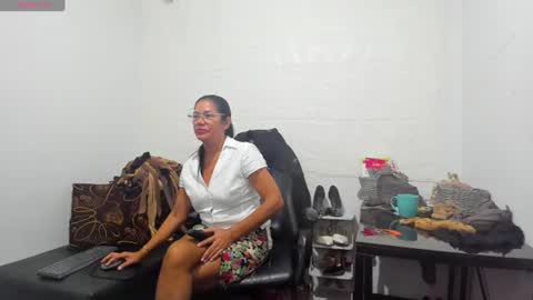 Snapshot of miss_clarepocahose chatting on July 2026 11:35:01 AM Clare PocaHose online show from July 2026 11:35:01 AM
