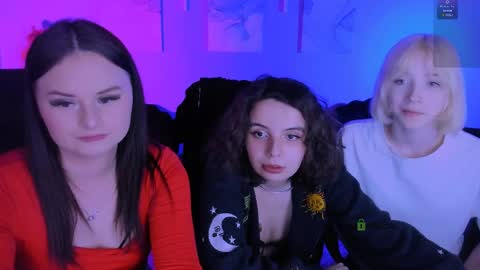 Snapshot of miss_courtney chatting on April 2026 12:29:02 PM miss_courtney online show from April 2026 12:29:02 PM