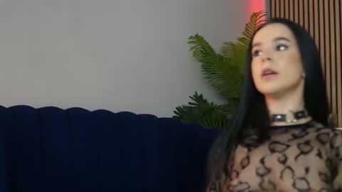 Denise online show from November 2025 08:41:02 PM