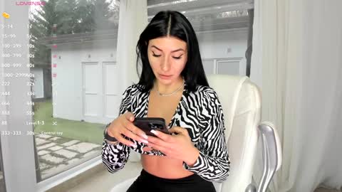 Snapshot of miss_diamond__ chatting on January 2025 07:06:01 AM miss_diamond__ online show from January 2025 07:06:01 AM