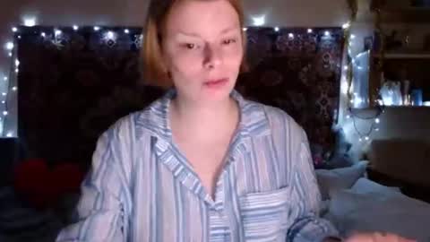 Snapshot of miss_elistia_ chatting on December 2024 01:22:02 PM Elis online show from December 2024 01:22:02 PM