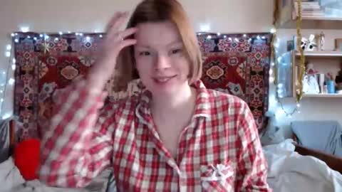 Snapshot of miss_elistia_ chatting on January 2025 12:15:02 PM Elis online show from January 2025 12:15:02 PM