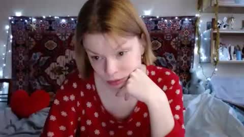 Snapshot of miss_elistia_ chatting on January 2025 12:02:02 PM Elis online show from January 2025 12:02:02 PM