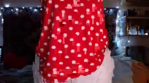 Snapshot of miss_elistia_ chatting on January 2025 03:24:01 PM Elis online show from January 2025 03:24:01 PM