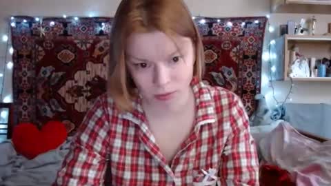 Snapshot of miss_elistia_ chatting on March 2025 12:12:01 PM Elis online show from March 2025 12:12:01 PM