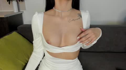 Snapshot of miss_emilyy chatting on December 2024 09:54:02 PM Emily online show from December 2024 09:54:02 PM