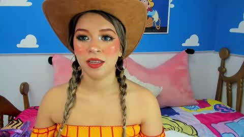 Snapshot of miss_evolet chatting on October 2025 11:00:01 AM Evoleth online show from October 2025 11:00:01 AM