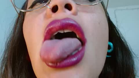 Miss Evoleth online show from November 2025 07:07:01 AM