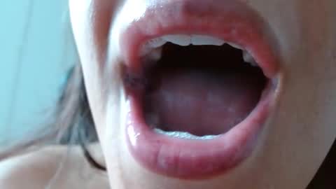 Miss Evoleth online show from November 2025 03:46:01 PM