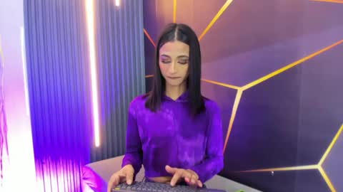 Snapshot of miss_isa19 chatting on May 2026 12:35:01 PM miss_isa19 online show from May 2026 12:35:01 PM