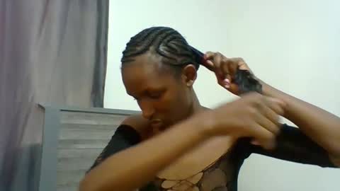 Snapshot of miss_kiki7 chatting on October 2025 08:25:02 AM kiki online show from October 2025 08:25:02 AM