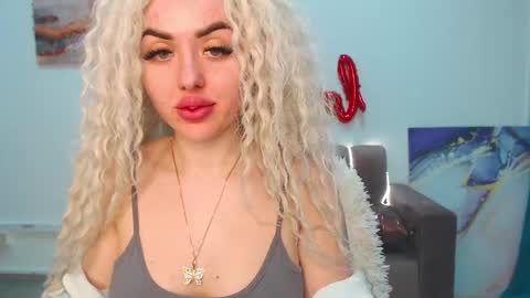 Snapshot of miss_kiten chatting on February 2025 10:00:02 PM miss_kiten online show from February 2025 10:00:02 PM