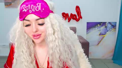 Snapshot of miss_kiten chatting on February 2025 08:15:01 PM miss_kiten online show from February 2025 08:15:01 PM