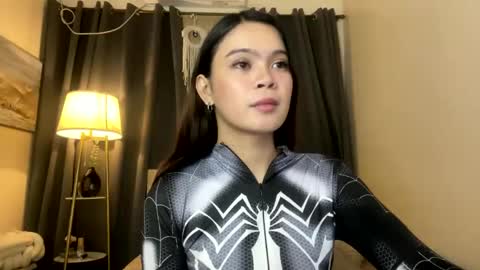 miss_kyrstyn online show from April 2026 11:32:01 AM