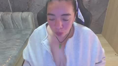 Snapshot of miss_lesly_cn chatting on July 2026 03:03:02 PM miss_lesly_cn online show from July 2026 03:03:02 PM