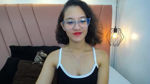mia online show from October 2025 12:08:02 PM