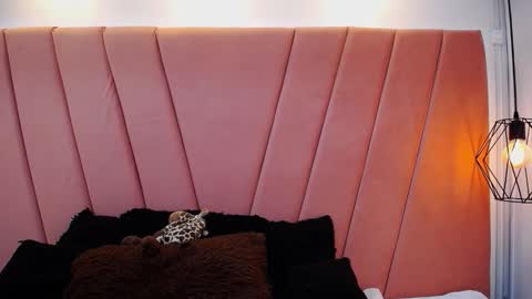 Snapshot of miss_m1a chatting on October 2025 12:04:02 PM mia online show from October 2025 12:04:02 PM