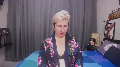 Snapshot of miss_tasha_kom chatting on December 2024 10:38:02 AM miss_tasha_kom online show from December 2024 10:38:02 AM