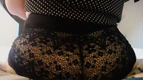 Snapshot of miss_tasha_kom chatting on January 2025 10:27:02 AM miss_tasha_kom online show from January 2025 10:27:02 AM