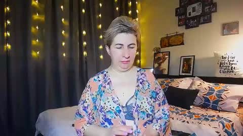 Snapshot of miss_tasha_kom chatting on January 2025 07:07:01 AM miss_tasha_kom online show from January 2025 07:07:01 AM