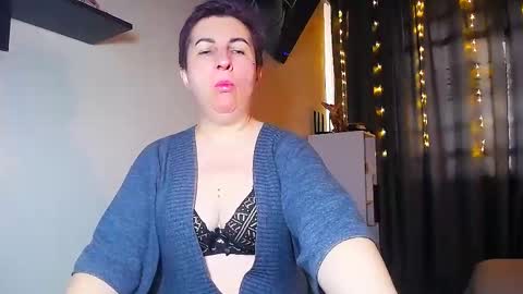 Snapshot of miss_tasha_kom chatting on February 2025 08:06:02 AM miss_tasha_kom online show from February 2025 08:06:02 AM