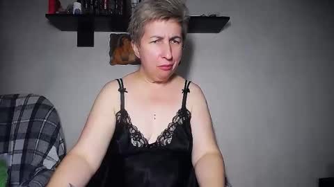 Snapshot of miss_tasha_kom chatting on October 2025 12:48:02 PM miss_tasha_kom online show from October 2025 12:48:02 PM