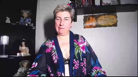 Snapshot of miss_tasha_kom chatting on November 2025 03:12:01 PM miss_tasha_kom online show from November 2025 03:12:01 PM