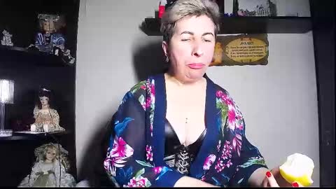 Snapshot of miss_tasha_kom chatting on November 2025 09:18:02 AM miss_tasha_kom online show from November 2025 09:18:02 AM