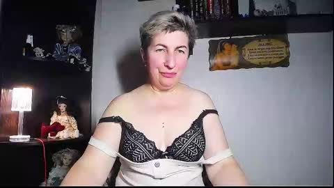 Snapshot of miss_tasha_kom chatting on November 2025 02:35:01 PM miss_tasha_kom online show from November 2025 02:35:01 PM