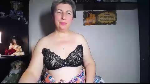 Snapshot of miss_tasha_kom chatting on November 2025 05:33:01 PM miss_tasha_kom online show from November 2025 05:33:01 PM