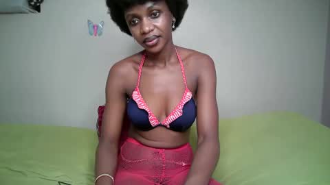 miss_ug online show from December 2025 09:13:02 AM