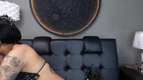 Vaiolette online show from April 2026 11:10:01 AM